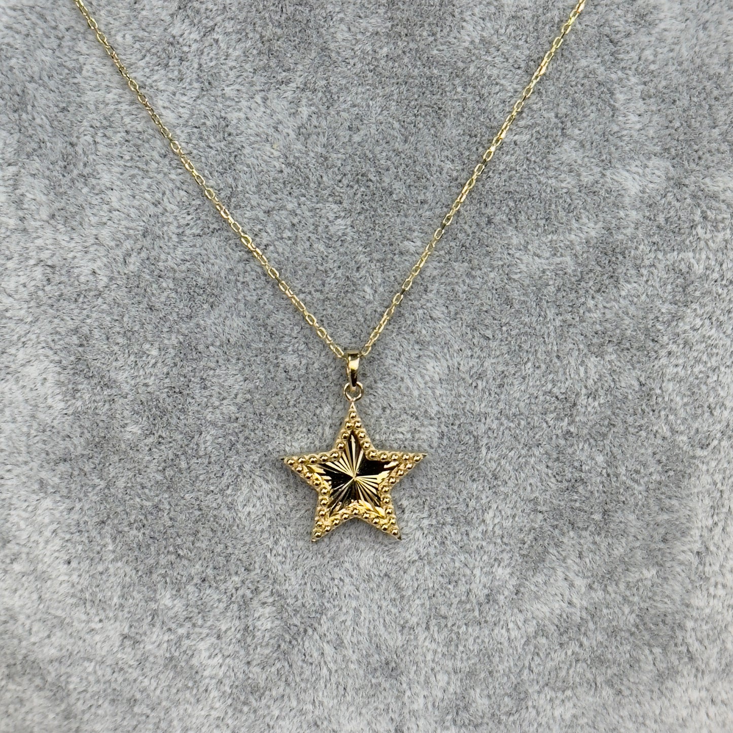 Gold Star Pendant Necklace